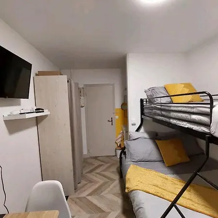 Monastere Hostel Ville-dʼAvray